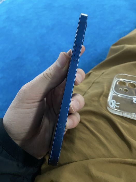 Продам Айфон 12 128gb