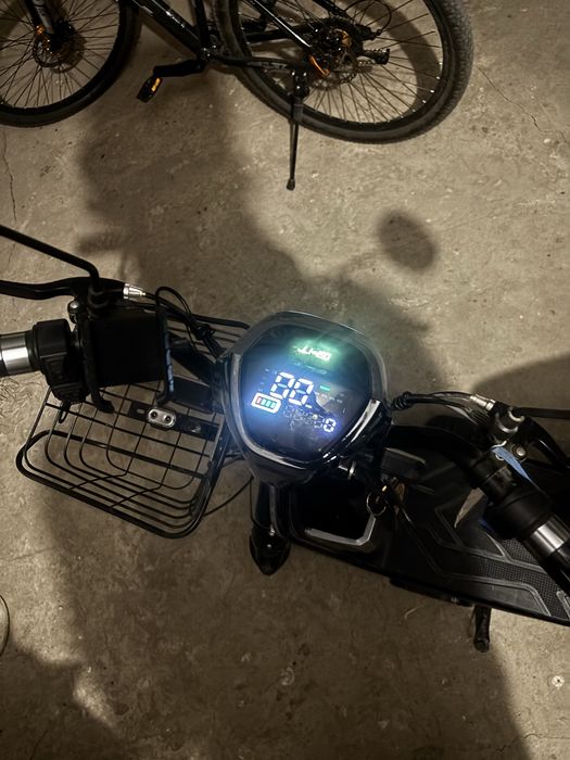 Продам Электроскутер Eco e200