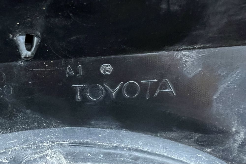 Решётки Toyota Highlander Оригинал !