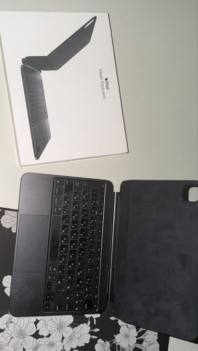 magic keyboard pro 11” (M4)