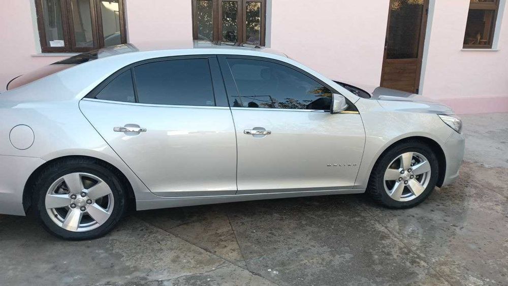 Malibu 1 2-pozitsiya lyukli sotiladi