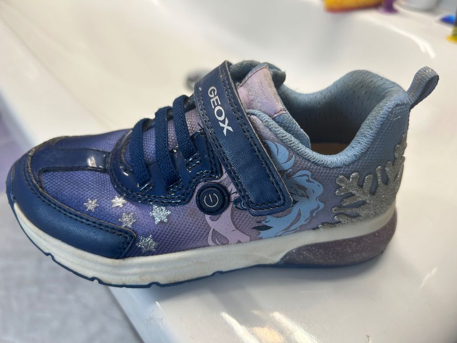 Adidasi geox 28 cu lumini