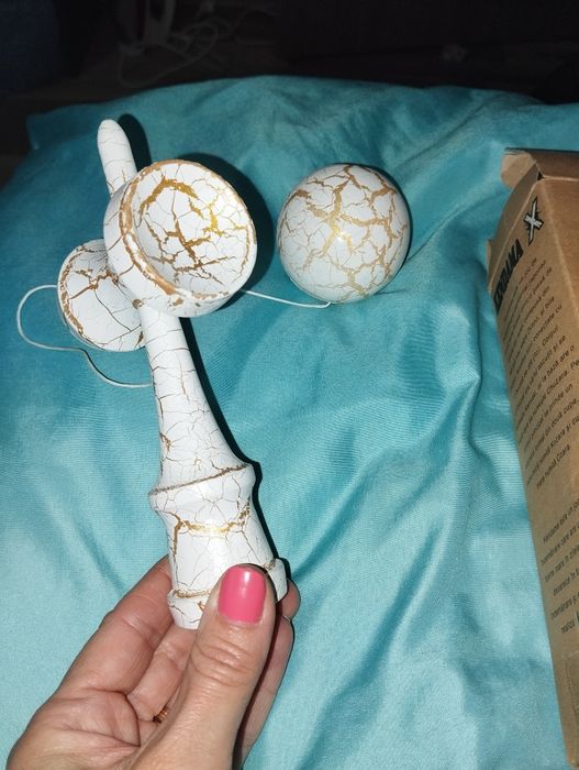 Vând jucării  Kendama X