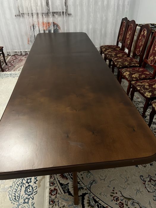 Гостинный стол без стуля