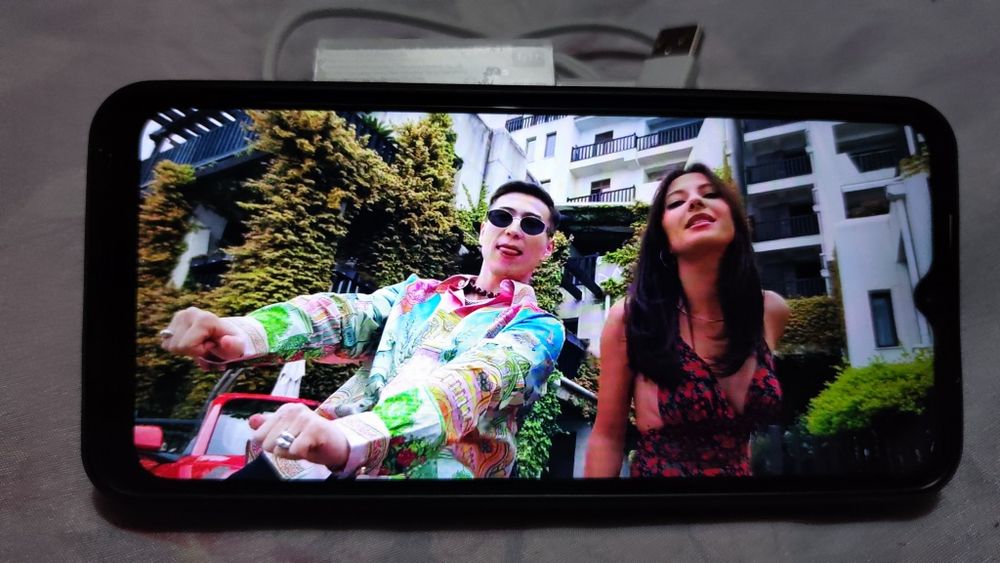 Sotiladi sro'chna Redmi A2+ xolati yaxshi ishlashi zo'r