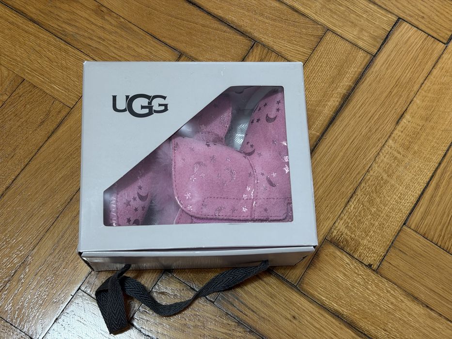 Ugg baby moon and star noi 20.5