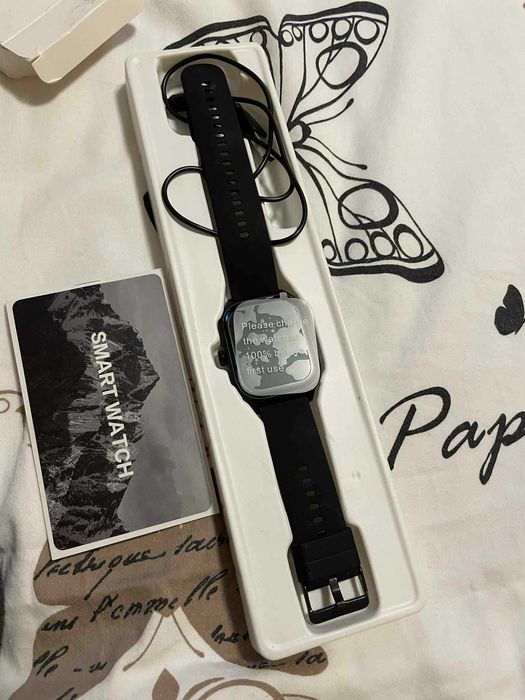 Смарт Часовник - бял , черен, розов цвят