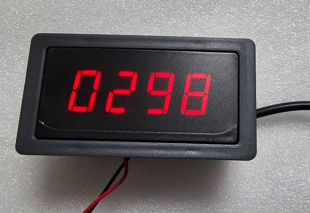 Оборотомер тахометър 0-9999 об/мин