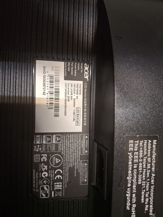 Продавам LCD монитори Acer 21 и 19 инча. Без стойки са.20 бр