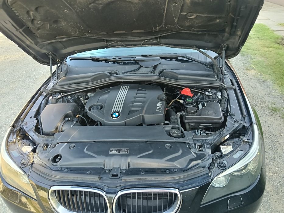 BMW 5 Series 2010 — imagine 3