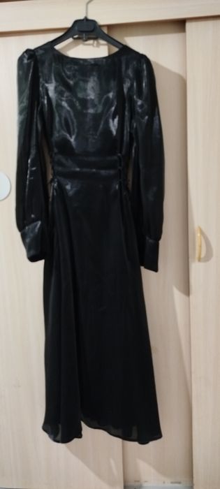 Продам черный  модный платье