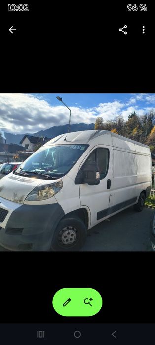 Vînd autoutilitară Peugeot Boxer.