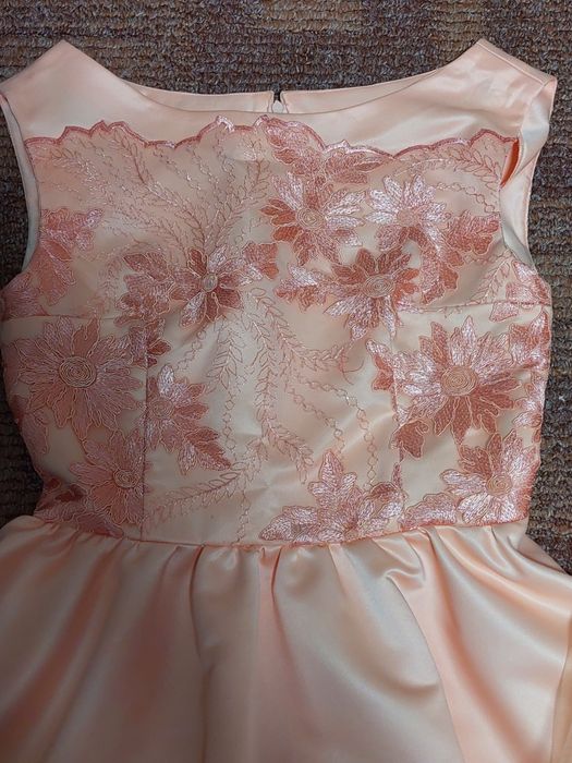 Продам коктейльное платье