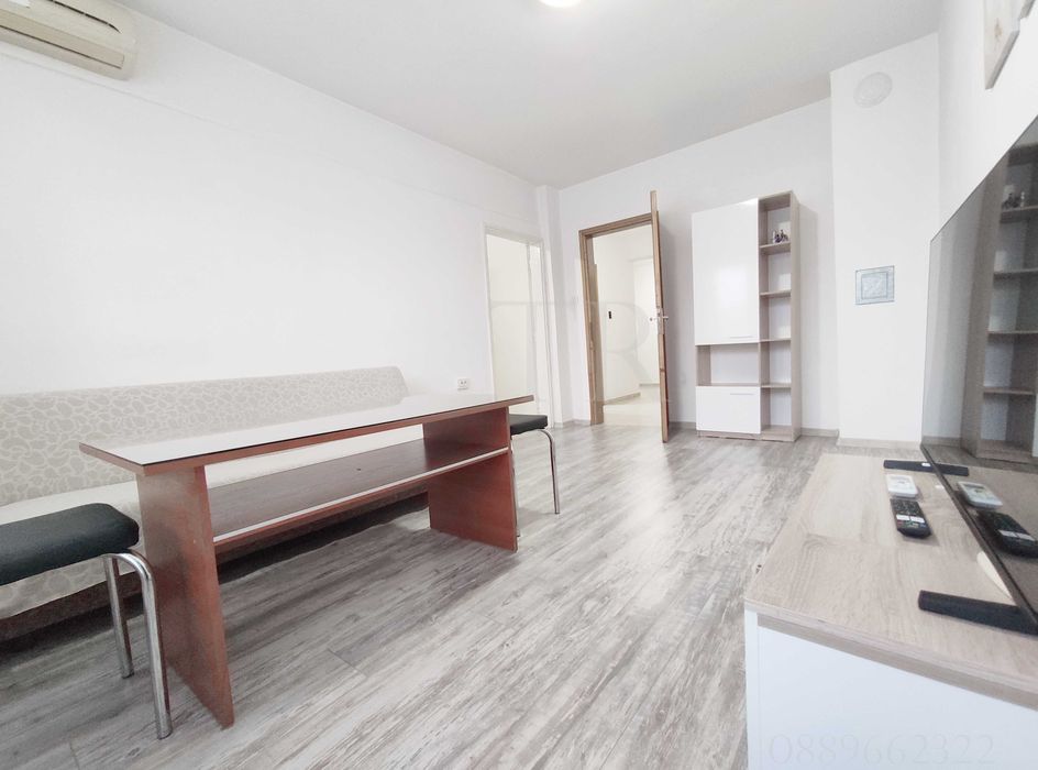 Дава се под наем Тристаен апартамент в Бургас, Център - 95 кв.м за 460 € - Снимка #1