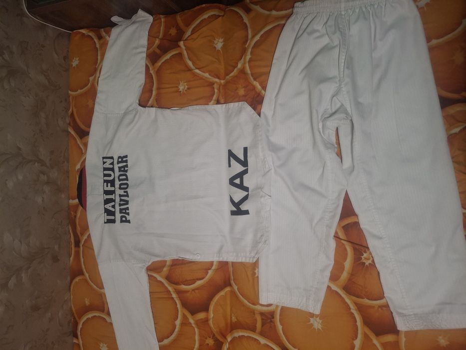 Продам добок-форму для занятий таеквандо.