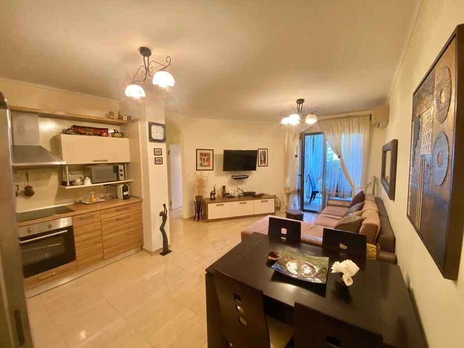 Продава се Тристаен апартамент в Несебър - 94 кв.м за 1490 €/кв.м - Снимка #2