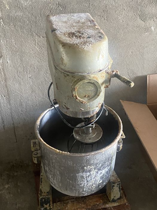 Миксер планетарный