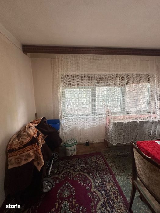 De vanzare garsoniera cu balcon, confort 1,  38mp. Pret 19000euro