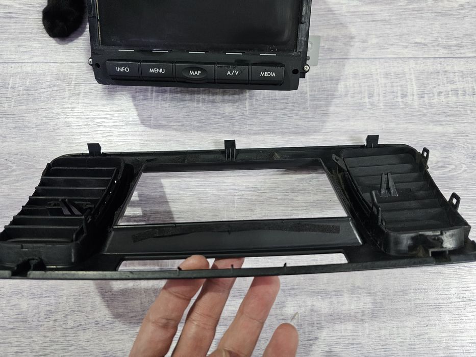 монитор с рамкой субару