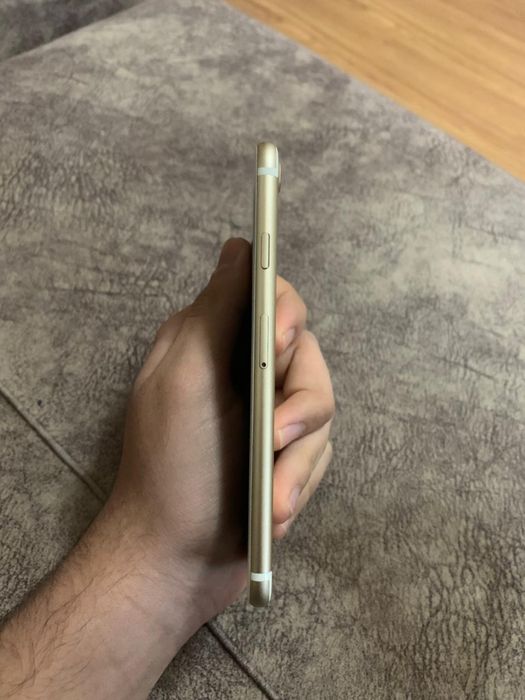 Продам iPhone 7 Apple