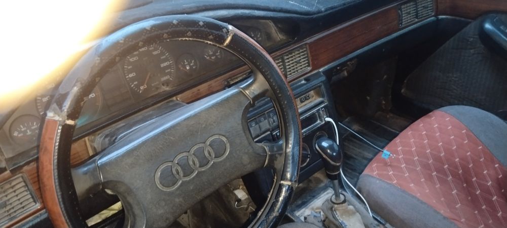 Ауди 100 сатылады