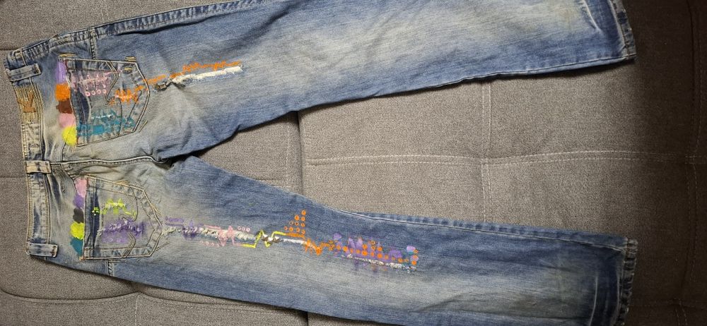 Blugi pictati manual