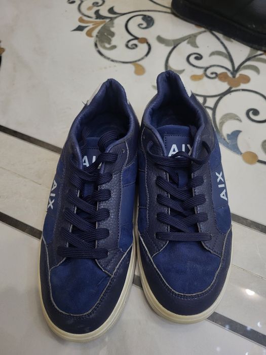 Продам кроссовки