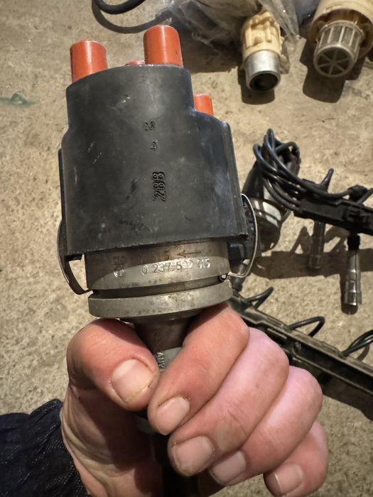 Продам на Ауди  100 2,3 с3 с4 2,3 трамлер