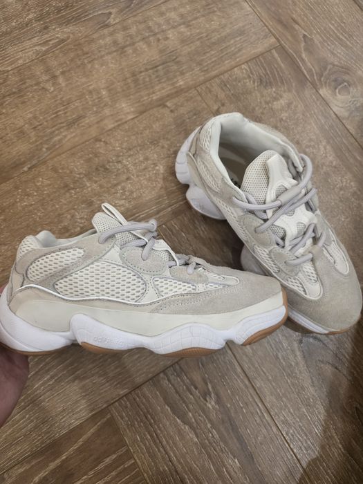 Adidași Yeezy 500