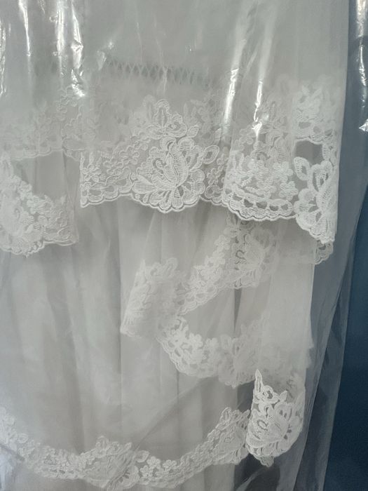 Rochie de mireasa, sandale si voal