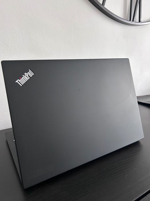 Lenovo Thinkpad T490 i5, 16GB RAM, 512 SSD