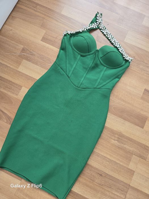 Бандажна зелена рокля