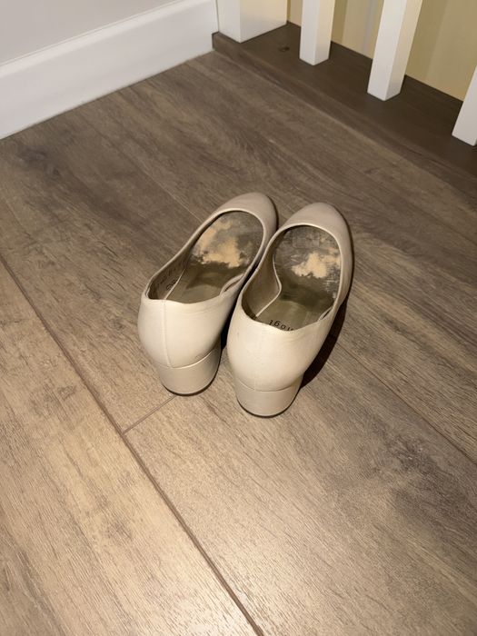 Продам женские туфли