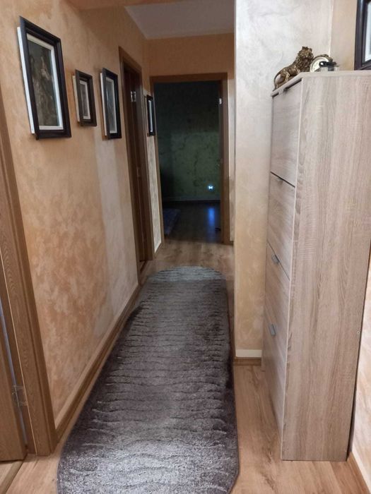 Vând apartament 4 camere