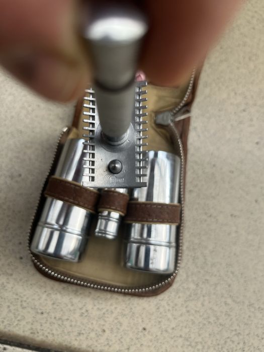 Комплект принадлежности за бръснене