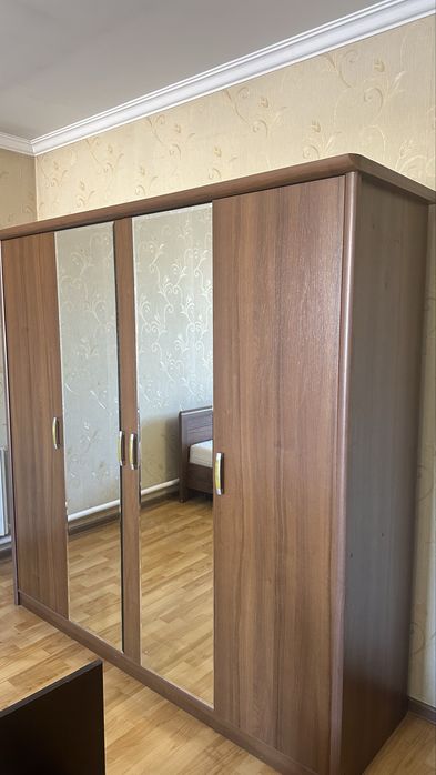 Продам спальный гарнитур