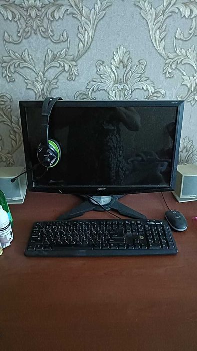 Продам монитор и сабвуфер б/у