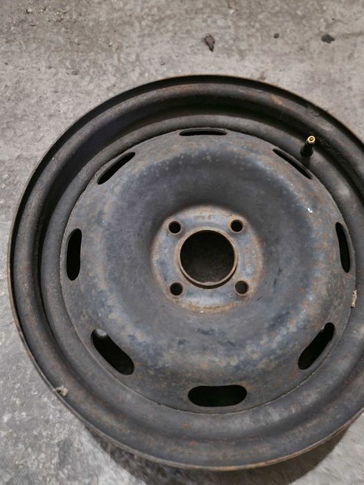 Джанти 15' 4 болта стоманени заедно с тасове от Режо 307