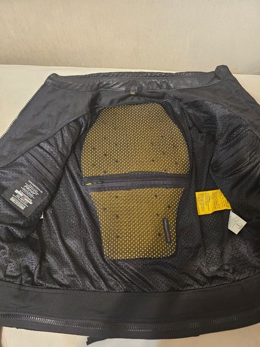 Мотокуртка, кожа 52 размера