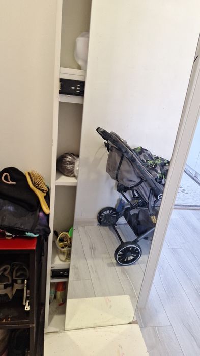 Зеркало и полка для обуви