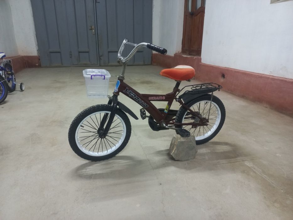 Katta va kichik velikcha sotiladi