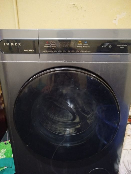 Kir moshina sotiladi