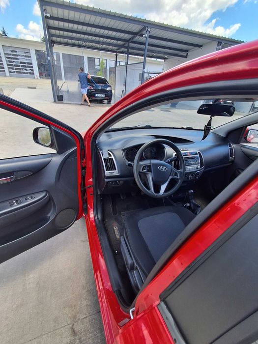 Автомобил Хюндай i20