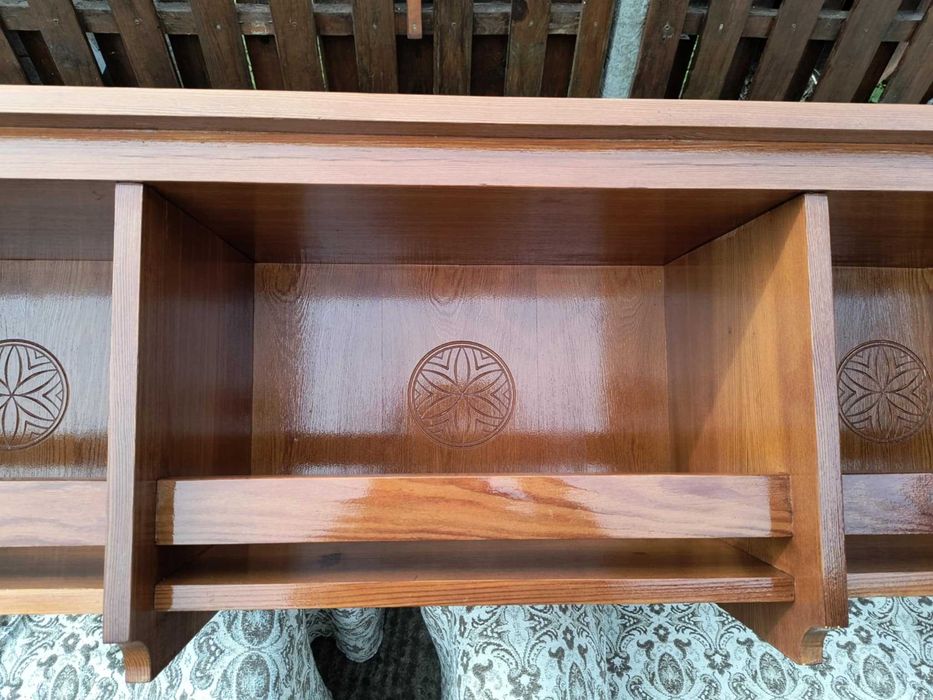 Дървен рафт, полица, етажерка