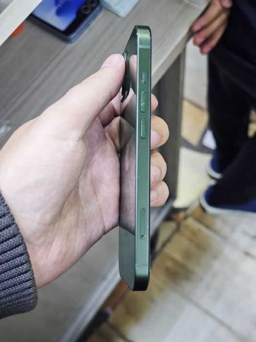 iPhone 13 128 green