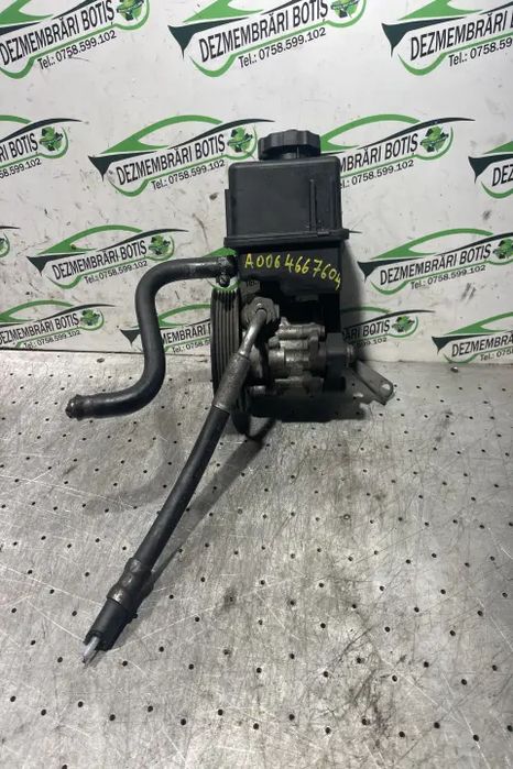 Pompa servodirectie mecanica A 006 466 76 04 Mercedes-Benz E-Class