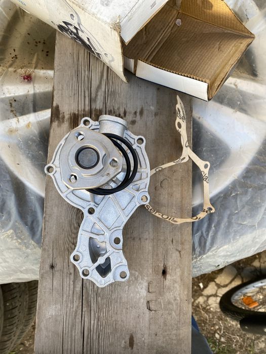 Продам помпу на пассат б3/4