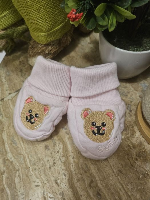 Лот за момиче 0-6 месеца Guess