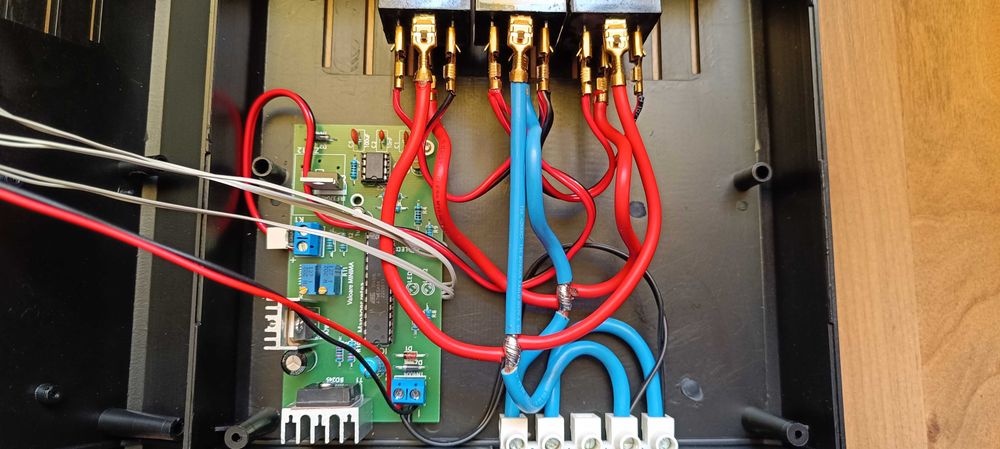 Manager RETEA/Controller tensiune