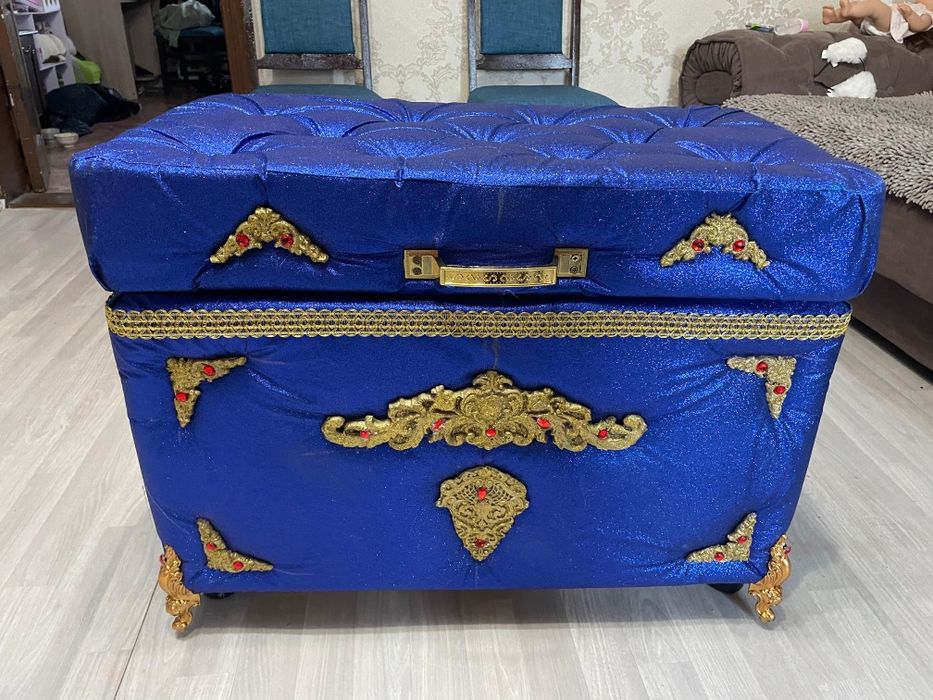 Сундук (дерево, винил, узоры, мягкий)